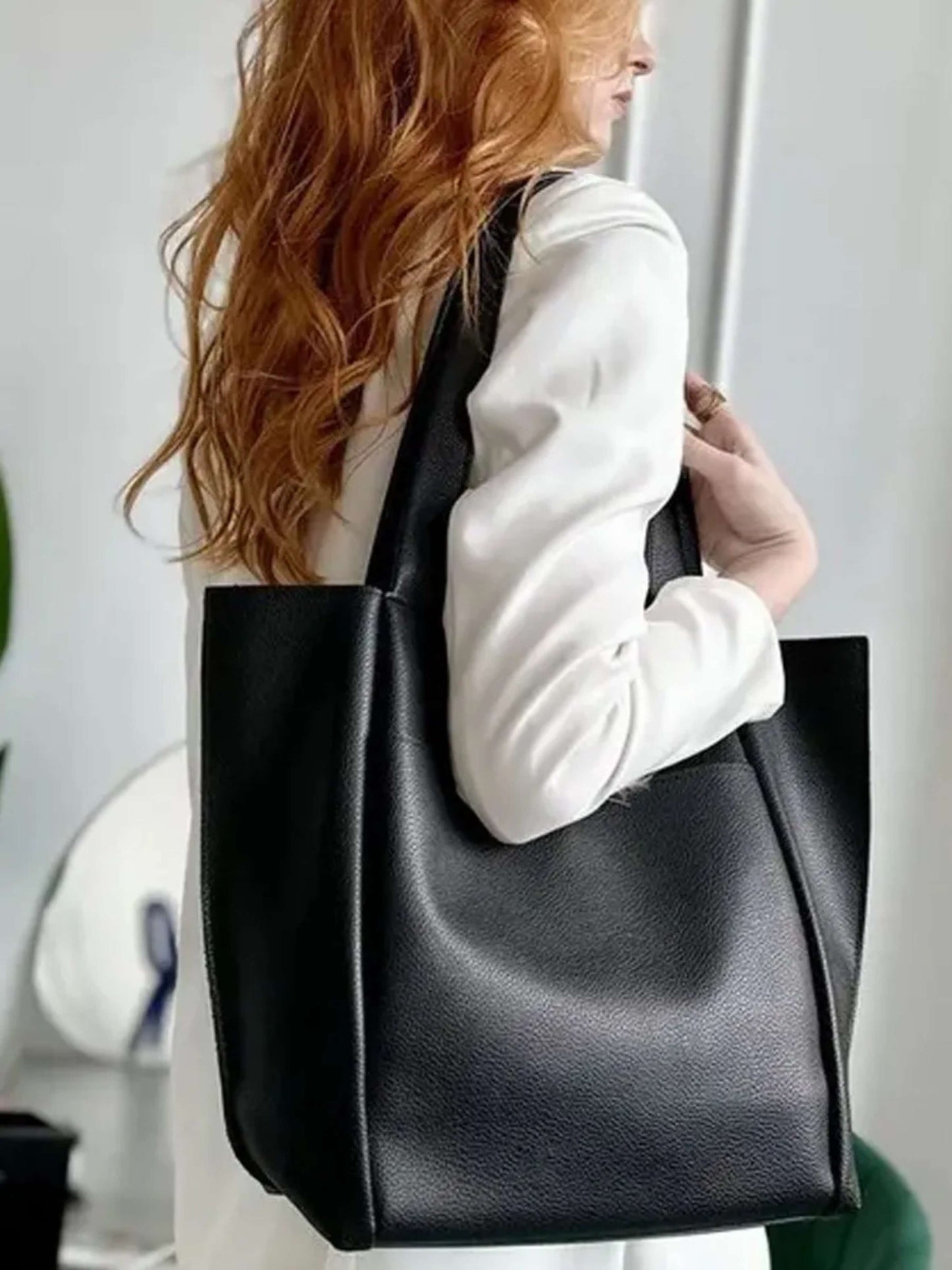 Lilly™ Structured Vegan Leather Tote – Simple, Sleek & Spacious