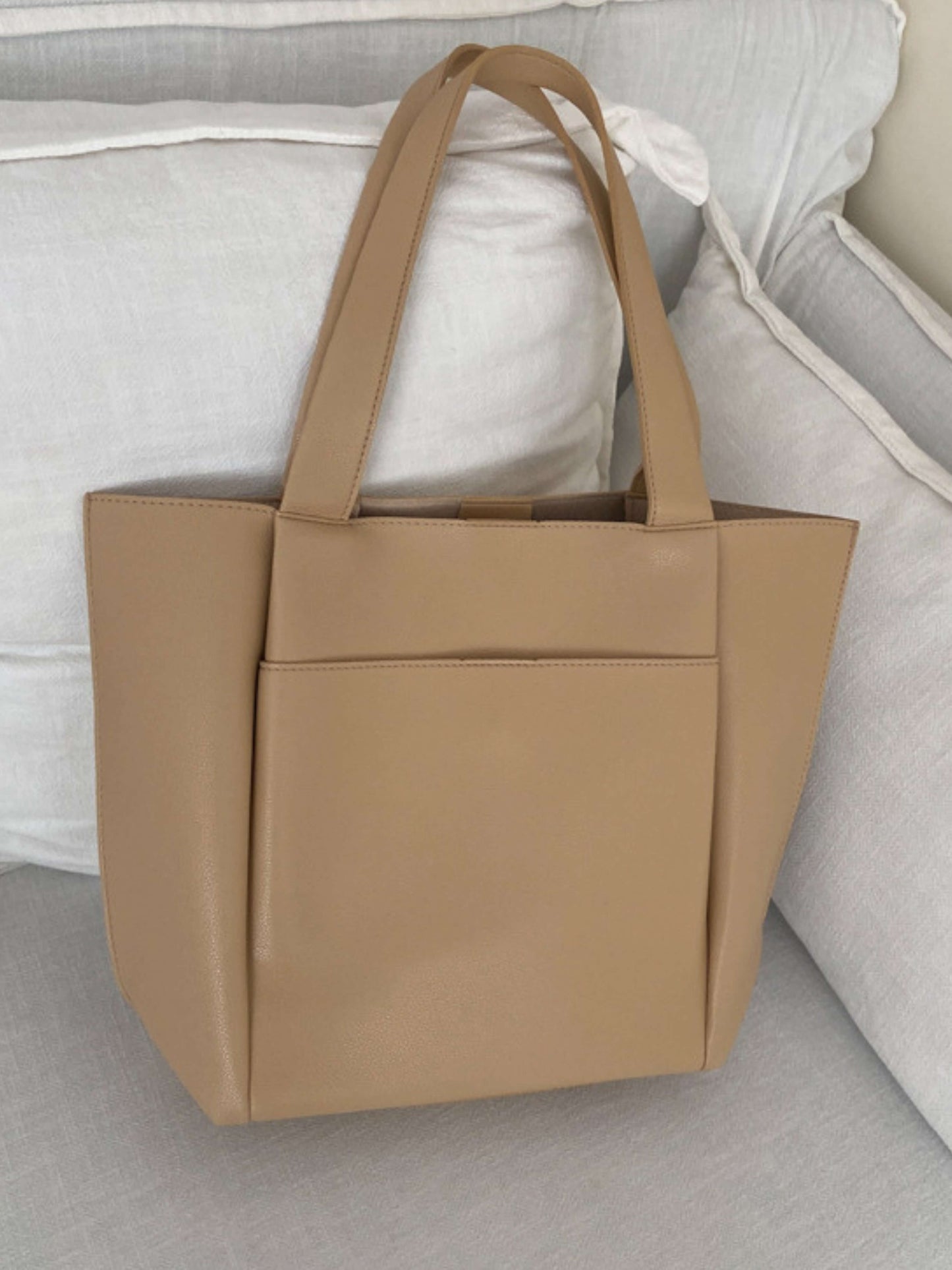Lilly™ Structured Vegan Leather Tote – Simple, Sleek & Spacious