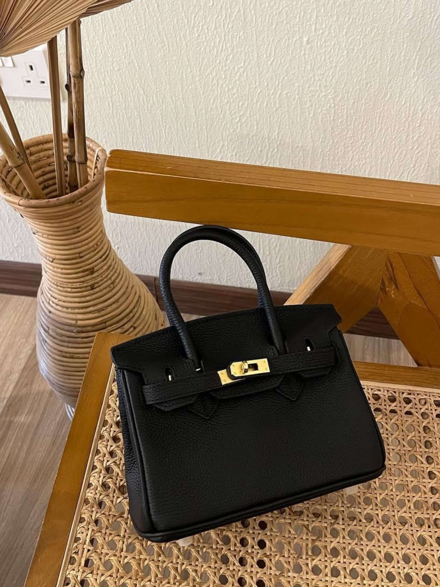 Stella Iconic Leather Handbag – Timeless, Structured & Luxurious