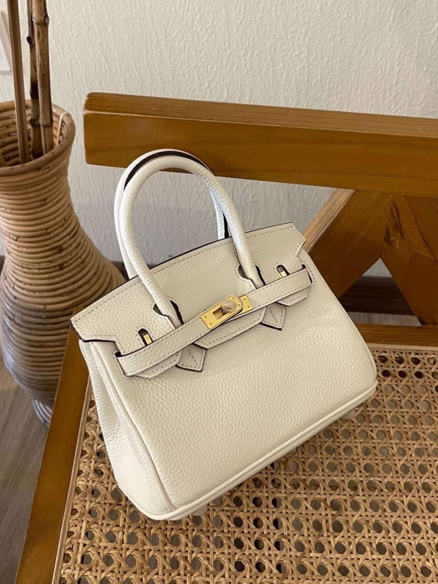 Stella Iconic Leather Handbag – Timeless, Structured & Luxurious