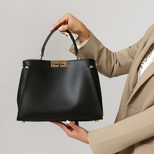 Celeste | Black Structured Leather Tote – Timeless & Chic