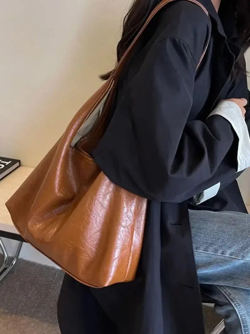 Ravellea | Luxe Black Leather Hobo Bag – Minimal & Chic