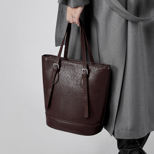 Amelia | Brown Leather Bucket Bag – Sleek & Sophisticated