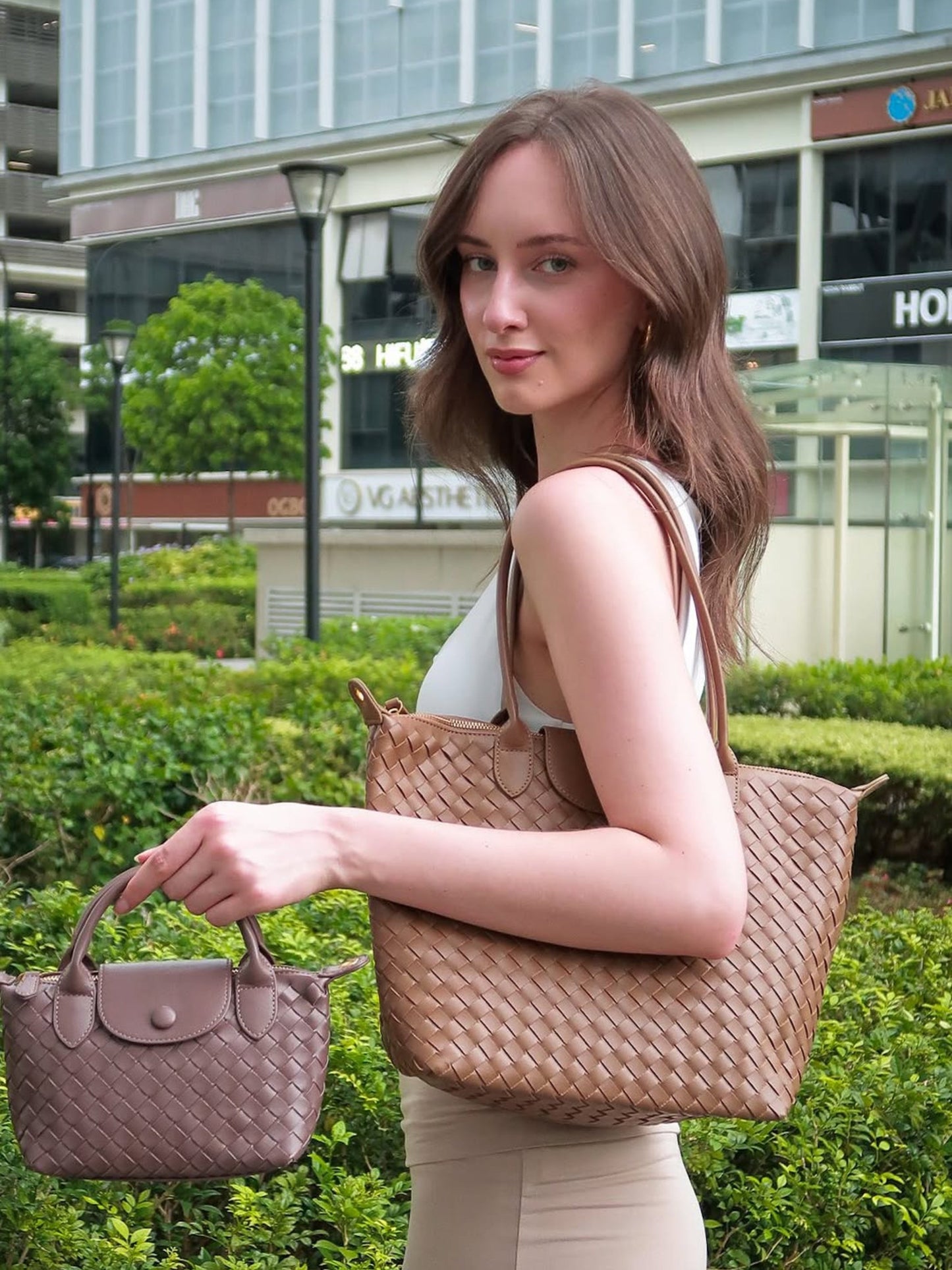 Miato™ Woven Leather Tote Bag – Elegant and Functional Everyday Handbag
