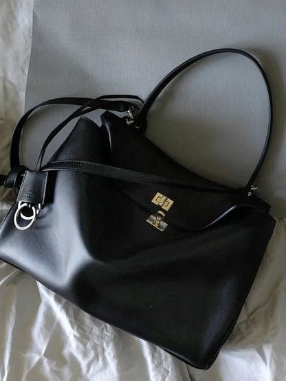 Solmira | Luxe Black Leather Handbag – Elegant & Timeless