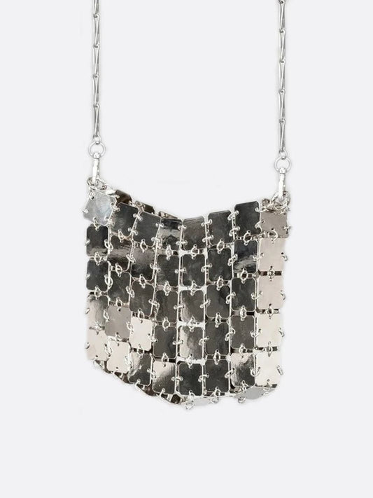 Mini chain-link bag with square metallic plates